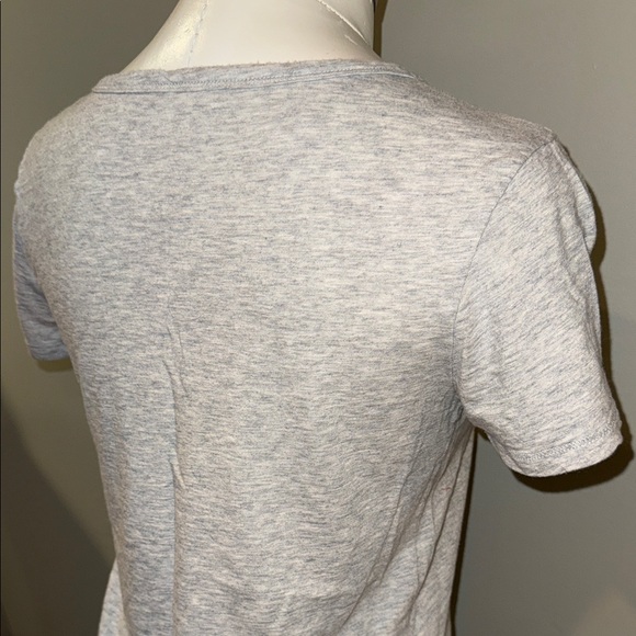 Women’s Abercrombie & Fitch Gray Short Sleeve Tshirt - Picture 6 of 8